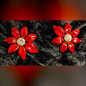 Christmas Red Enamel Poinsettia Rhinestone Center Pierced Earrings Gold Tone